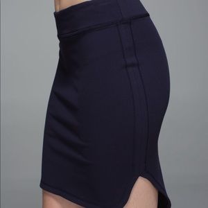 lululemon athletica City Skirt Naval Blue Sz 4